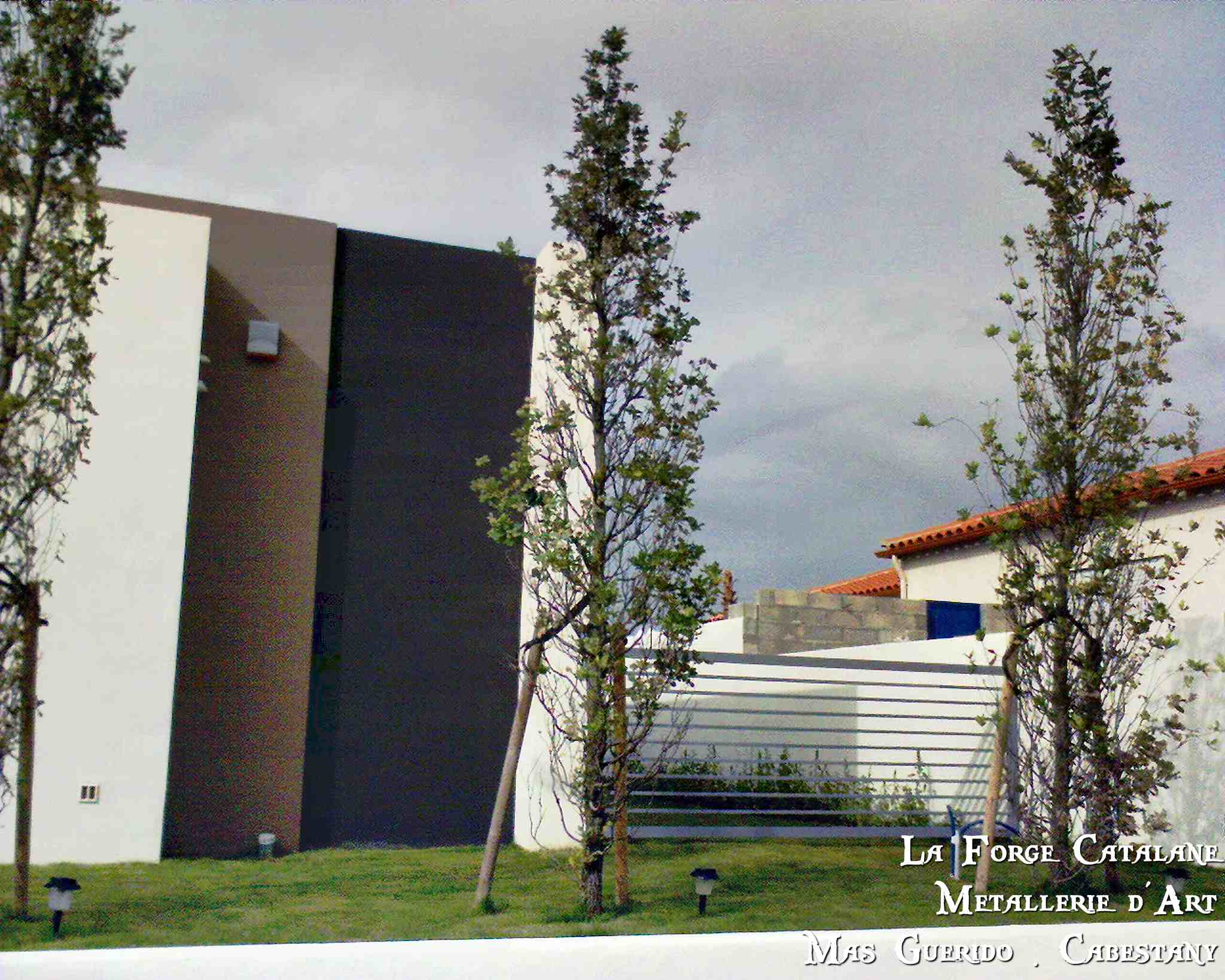 portail remplissage barreaudage horizontal thermolaquage gris forge catalane.jpg